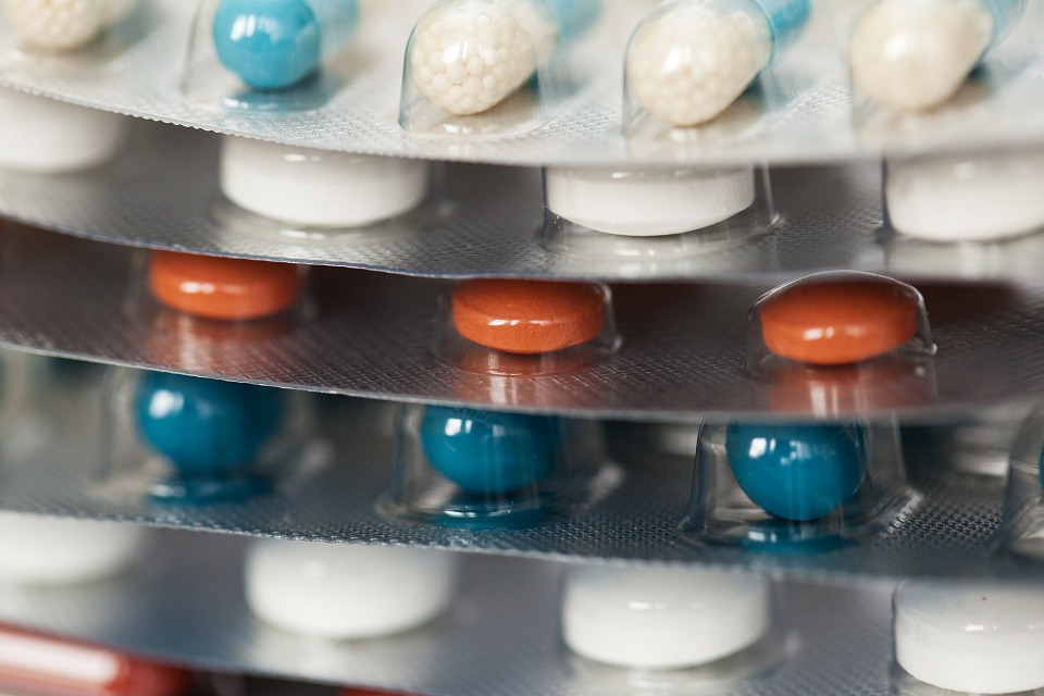 Using Supply Chain Technology to Improve Pharmaceutical Profit Margins